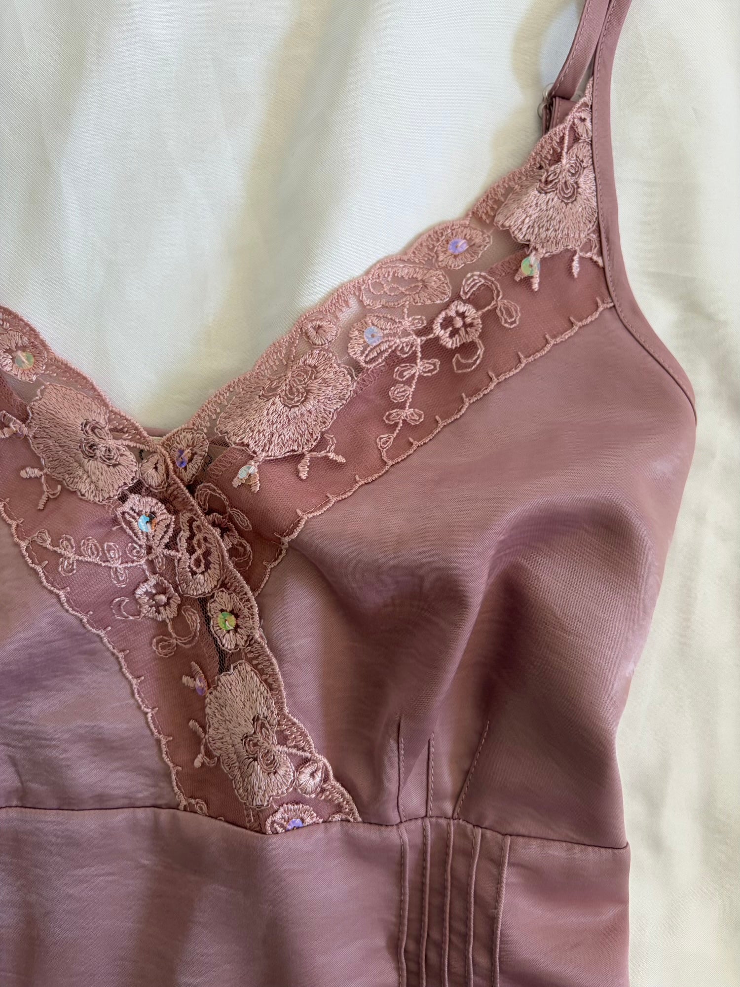 Vintage Y2K Dusty Rose Pink Lace and Iridescent Sequin Cami