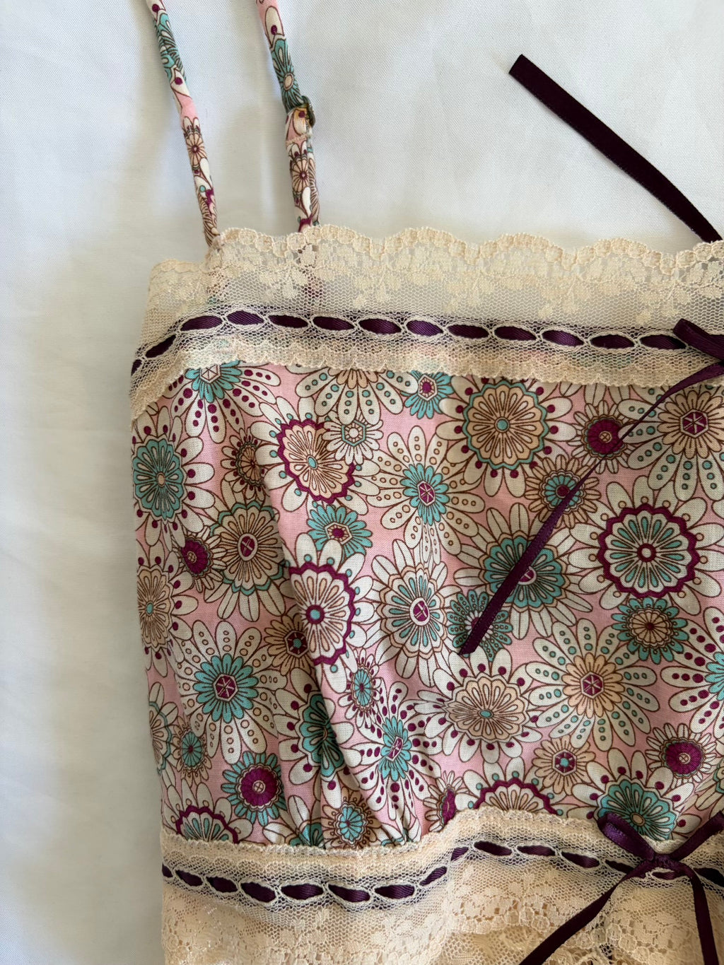 Vintage Y2K Beige Coquette Lace and Floral Cami with Purple Detailing