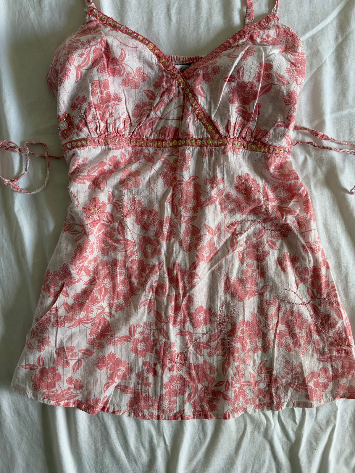 Vintage Y2K Coral and White Tie Back Top with Sparkly Thread and Sequins
