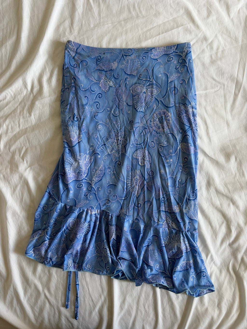 Vintage Y2K Blue Floral Midi Skirt with Ruffle Hem and Side Ruching