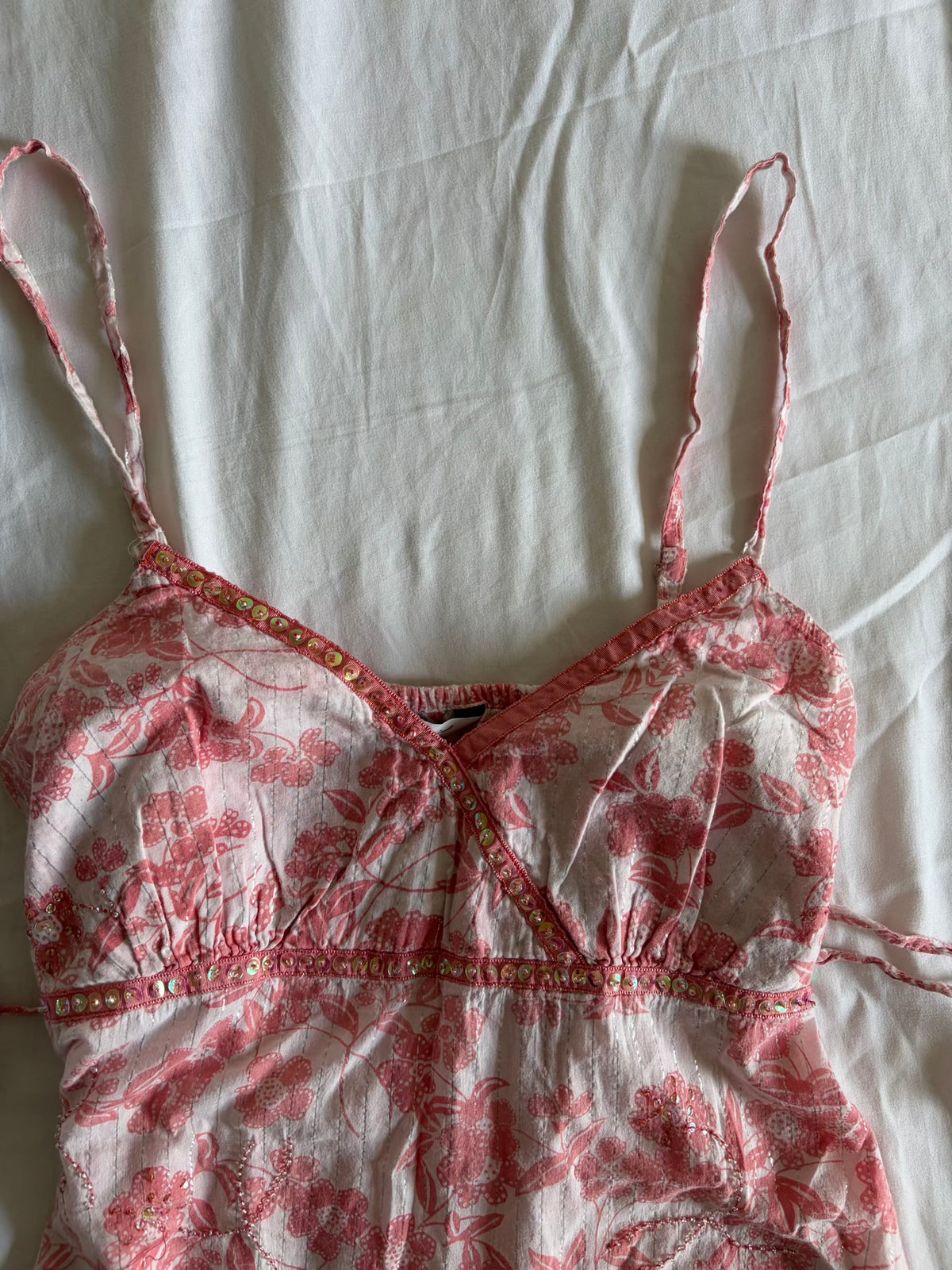 Vintage Y2K Coral and White Tie Back Top with Sparkly Thread and Sequins