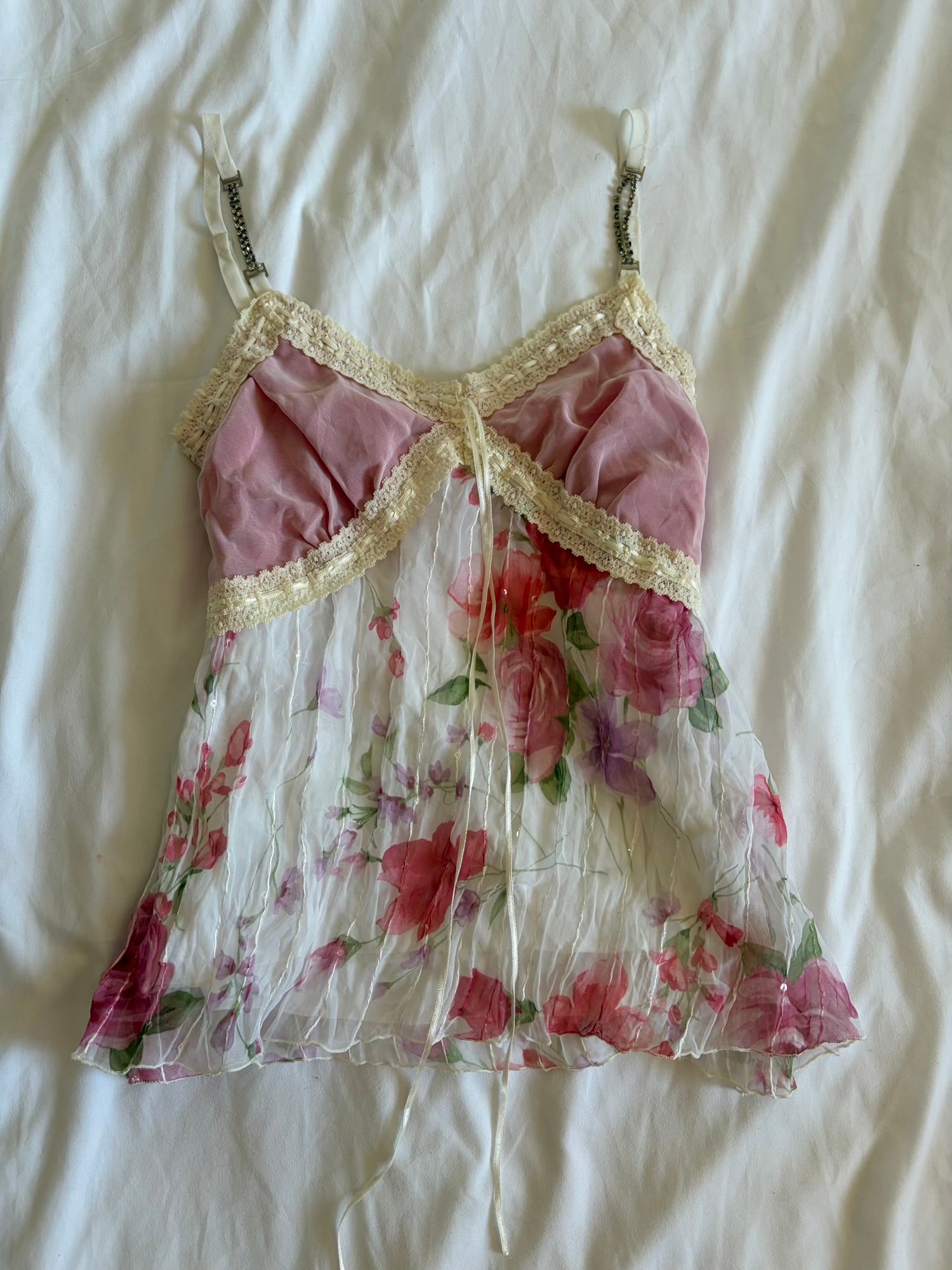 Vintage Y2K Japanese floral cami with contrast bust and lace and ribbon detail