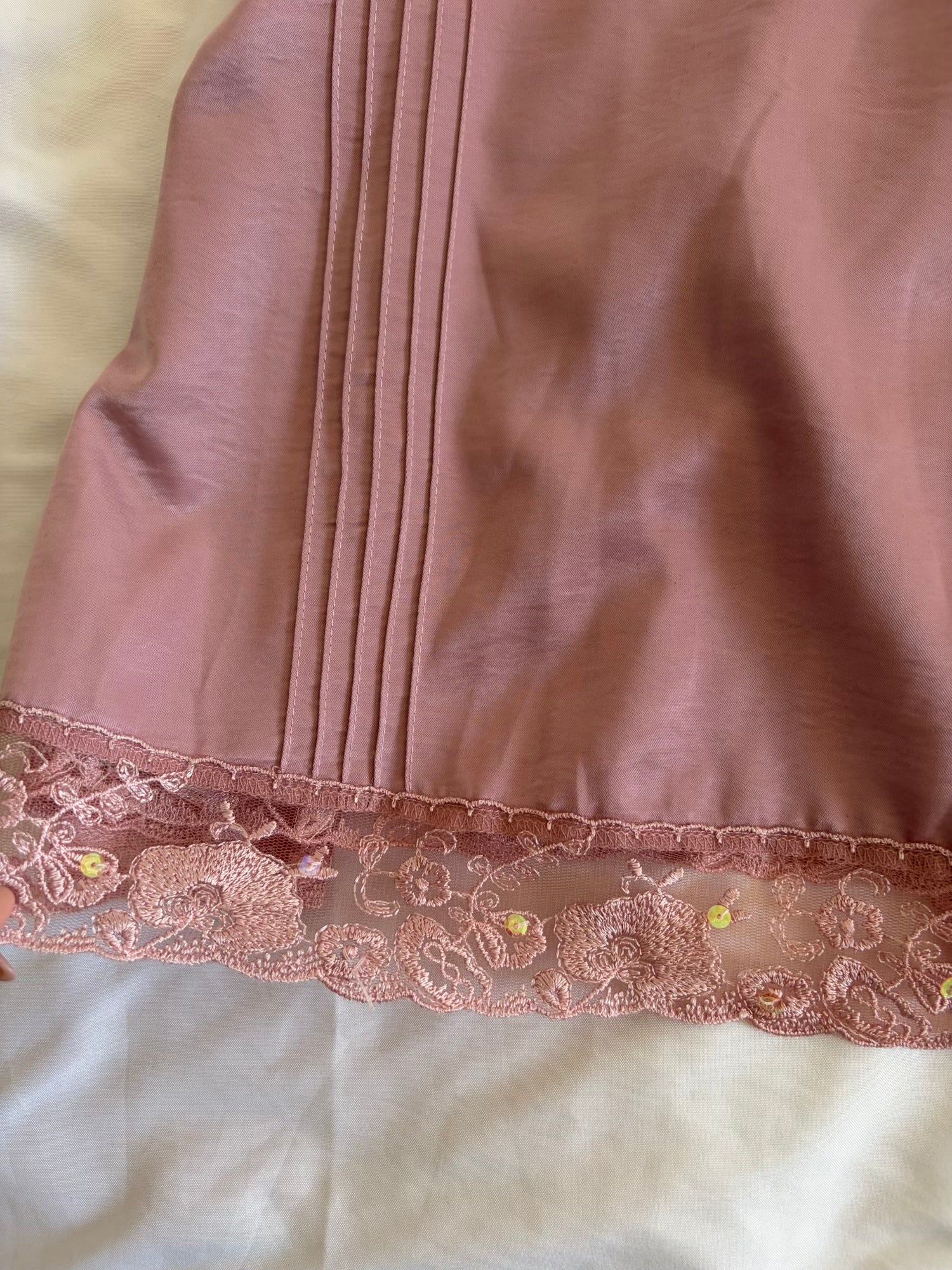 Vintage Y2K Dusty Rose Pink Lace and Iridescent Sequin Cami