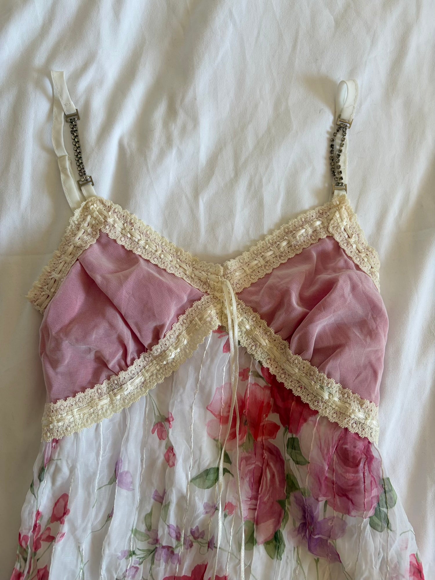Vintage Y2K Japanese floral cami with contrast bust and lace and ribbon detail