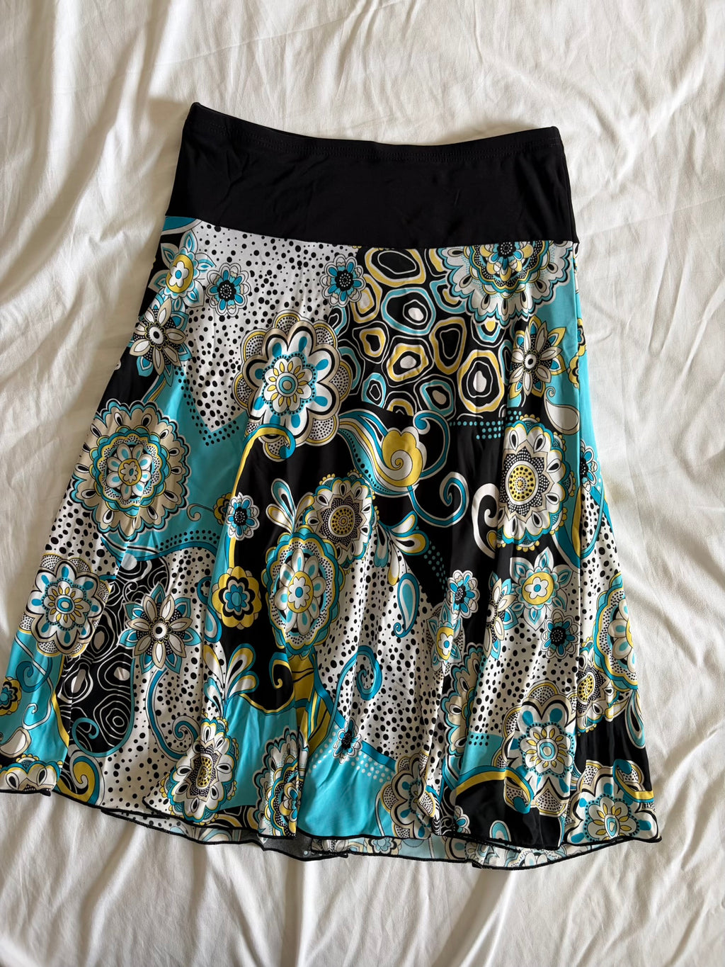 Vintage Y2K Black Midi Skirt with Blue and Yellow Florals and Polka Dots