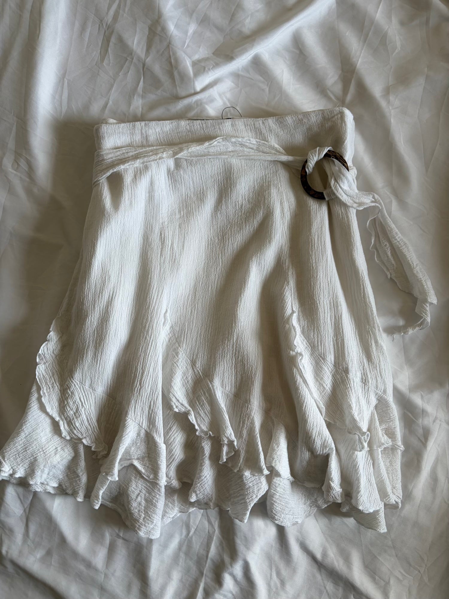 Vintage Y2K Jane Norman White Midi Skirt with Wooden O Ring Detail and Mermaid Hem