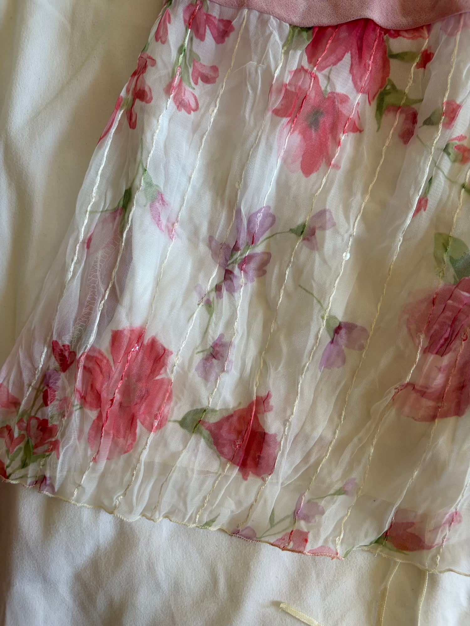 Vintage Y2K Japanese floral cami with contrast bust and lace and ribbon detail