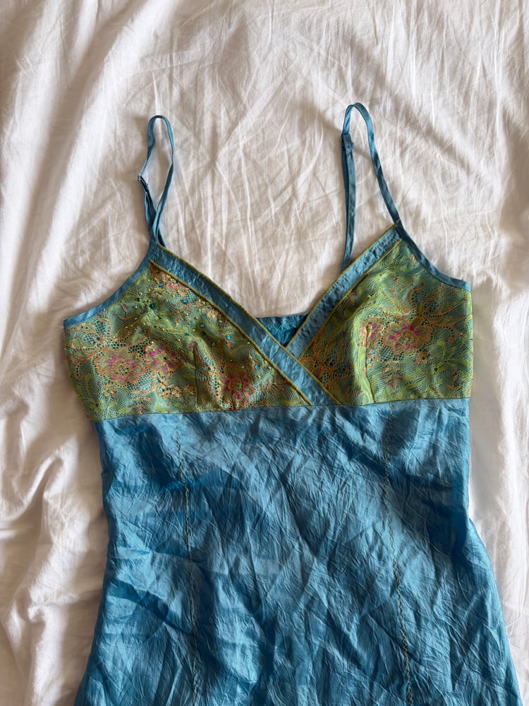 Vintage Y2K blue embellished cami with gree lace and embroidery