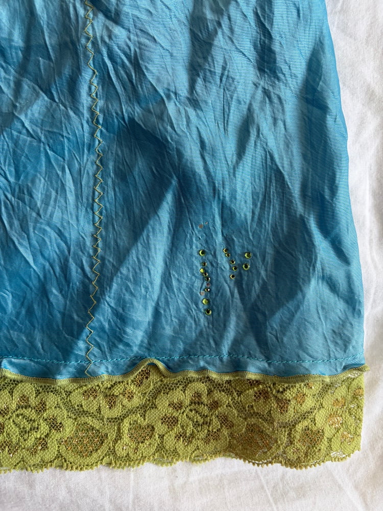 Vintage Y2K blue embellished cami with gree lace and embroidery