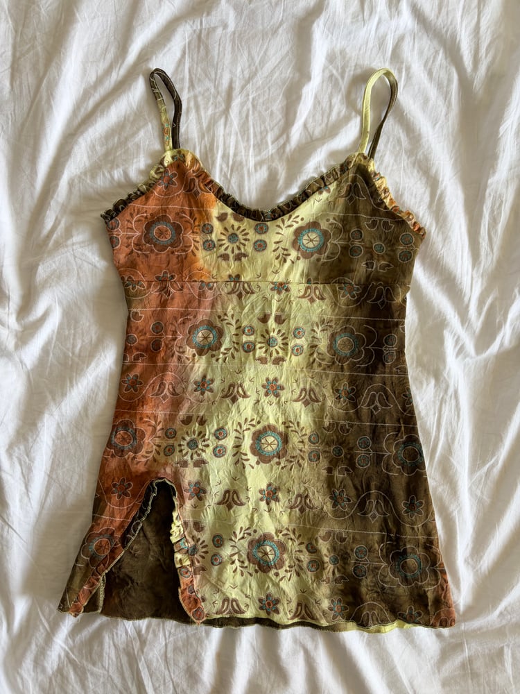 Vintage Y2K Cache Cache floral graphic cami with ruffled side split