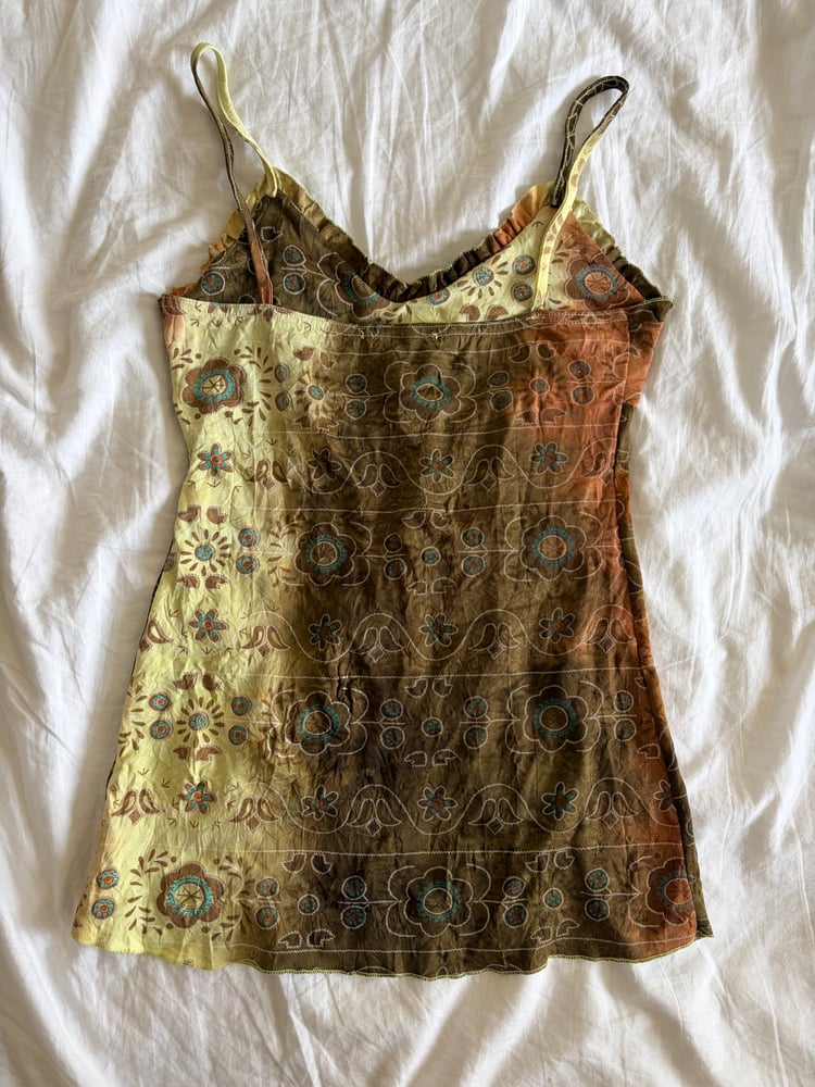 Vintage Y2K Cache Cache floral graphic cami with ruffled side split