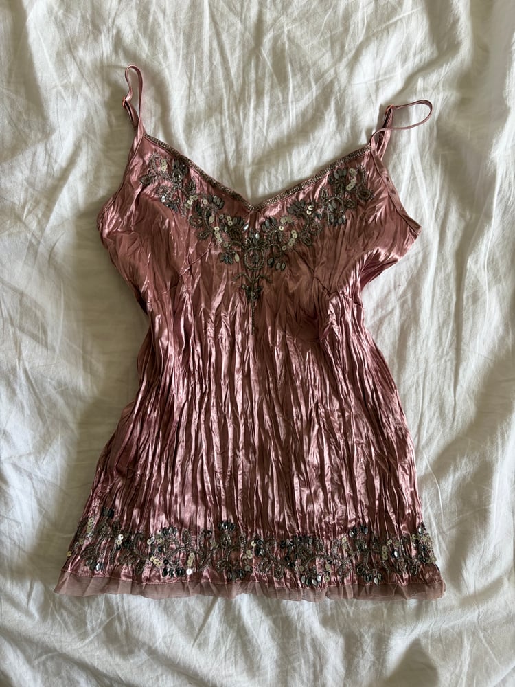 Vintage Y2K rare dusty pink crinkle cami with gun mental grey embellishment and micromesh hem