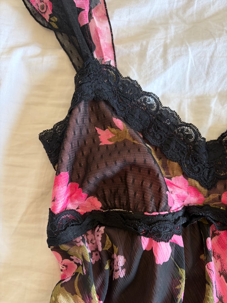 Vintage Y2K Morgan de Toi black floral dress with polka dots on cups