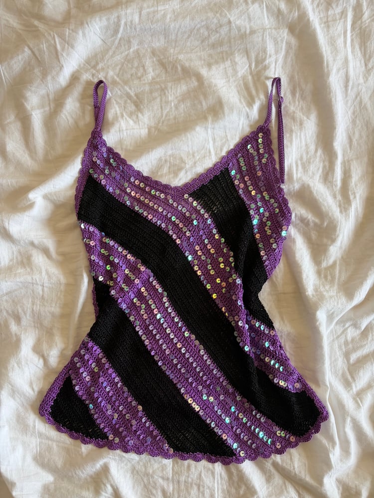 Vintage Y2K purple and black iridescent sequin crochet cami
