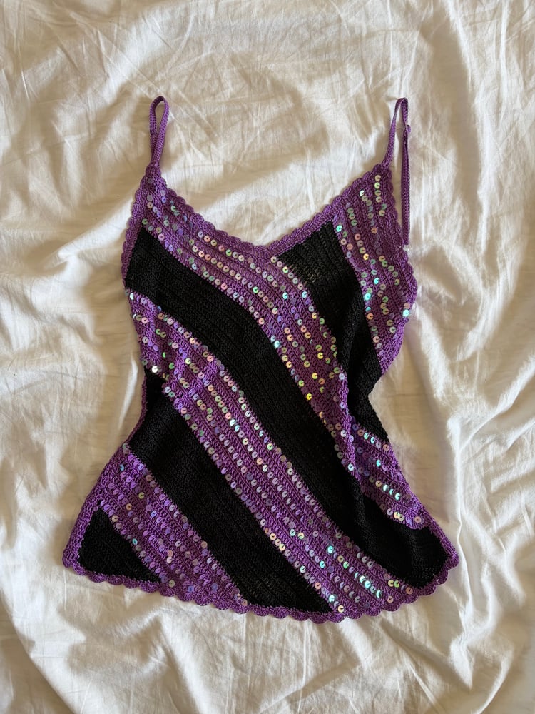 Vintage Y2K purple and black iridescent sequin crochet cami