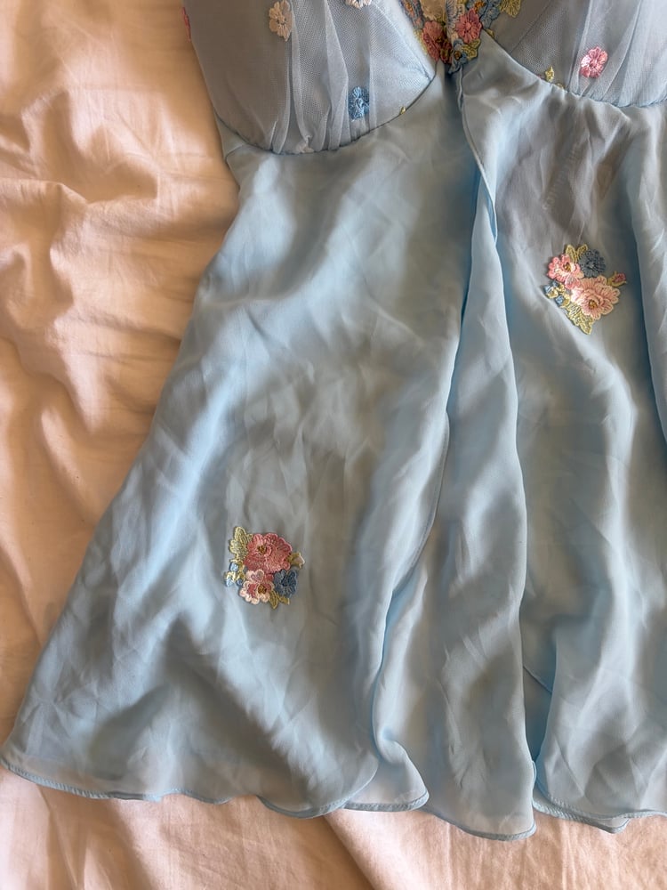Vintage 1990s rare baby blue embroidered babydoll cami