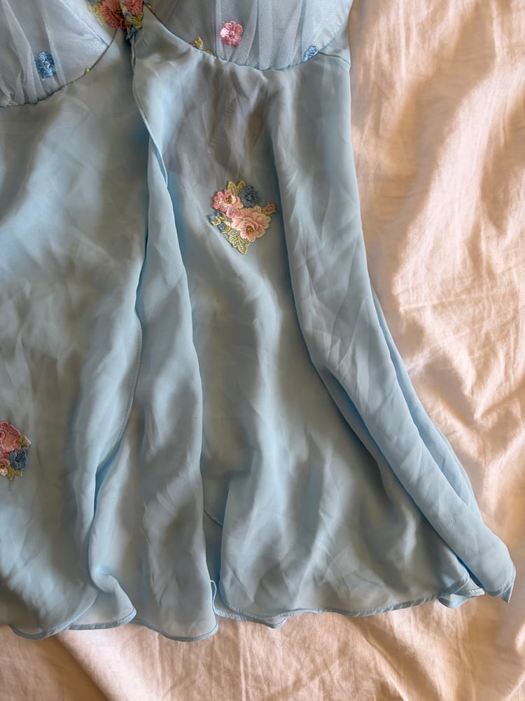 Vintage 1990s rare baby blue embroidered babydoll cami