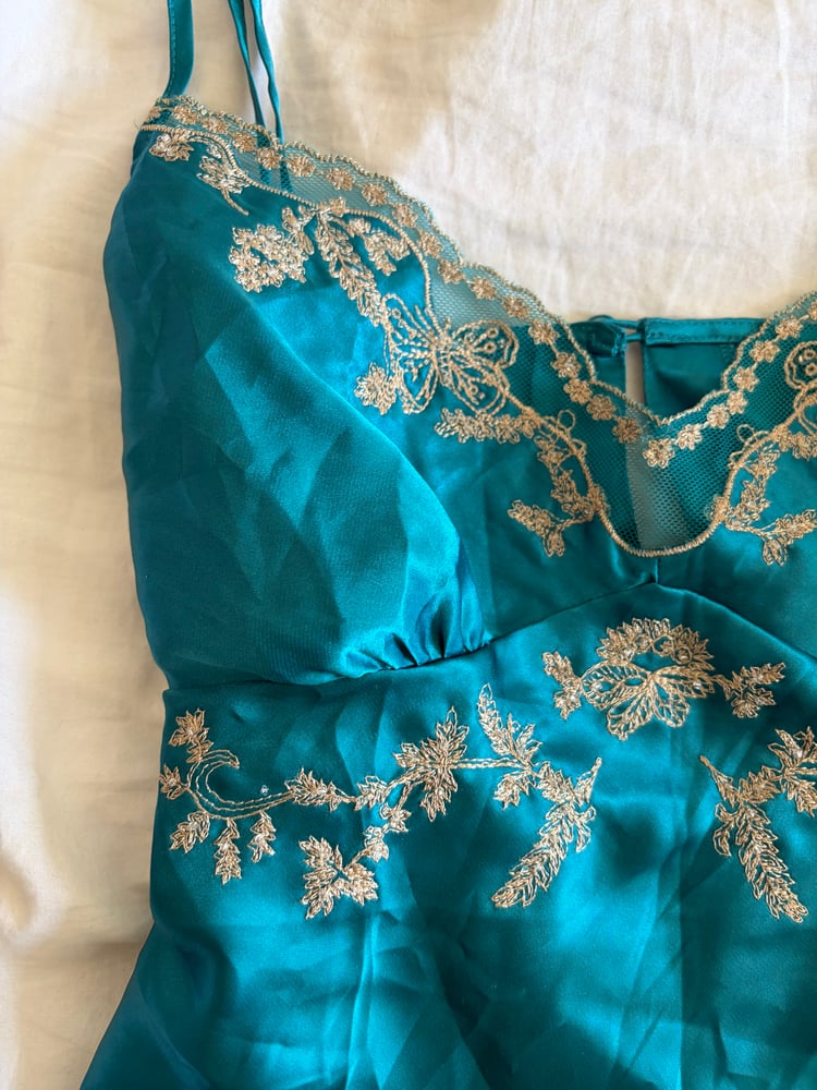 Vintage Y2K jade blue embroidered satin cami