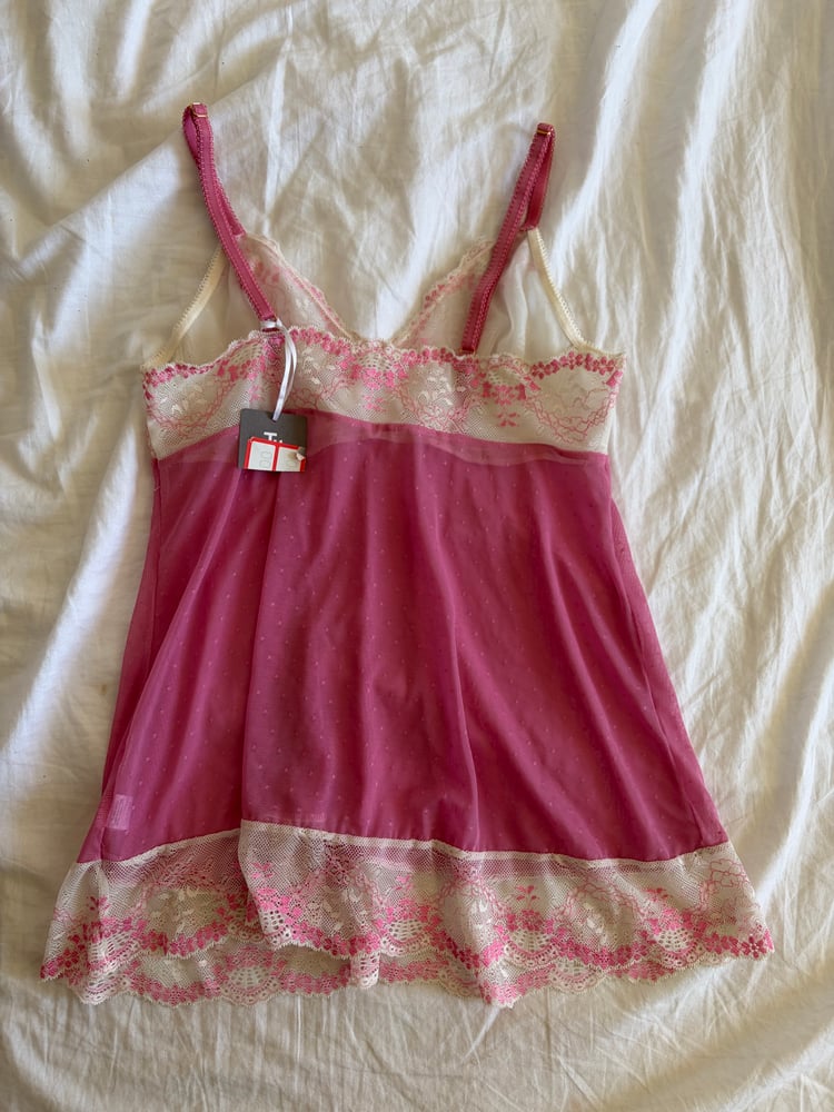 Vintage Y2K deadstock pink and white lace embroidery cami
