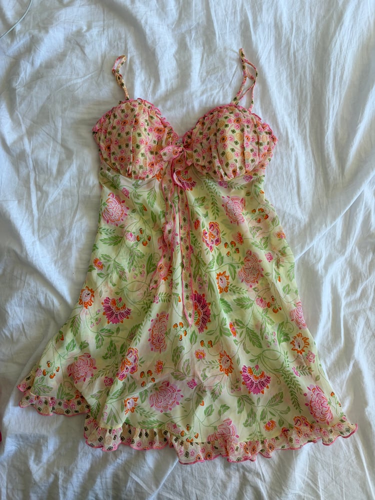 Vintage 90s floral baby doll cami with ruffle hem