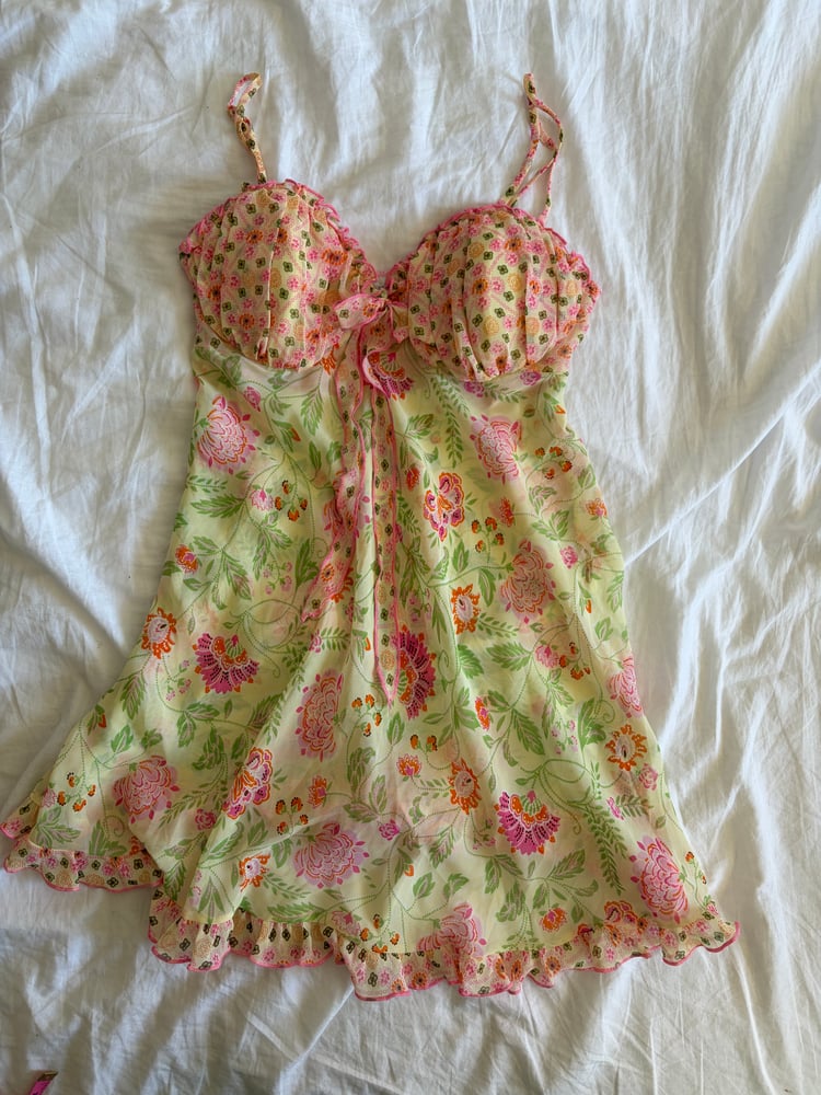 Vintage 90s floral baby doll cami with ruffle hem