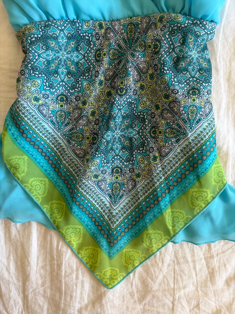 Vintage Y2K turquoise and green paisley asymmetrical hem cami