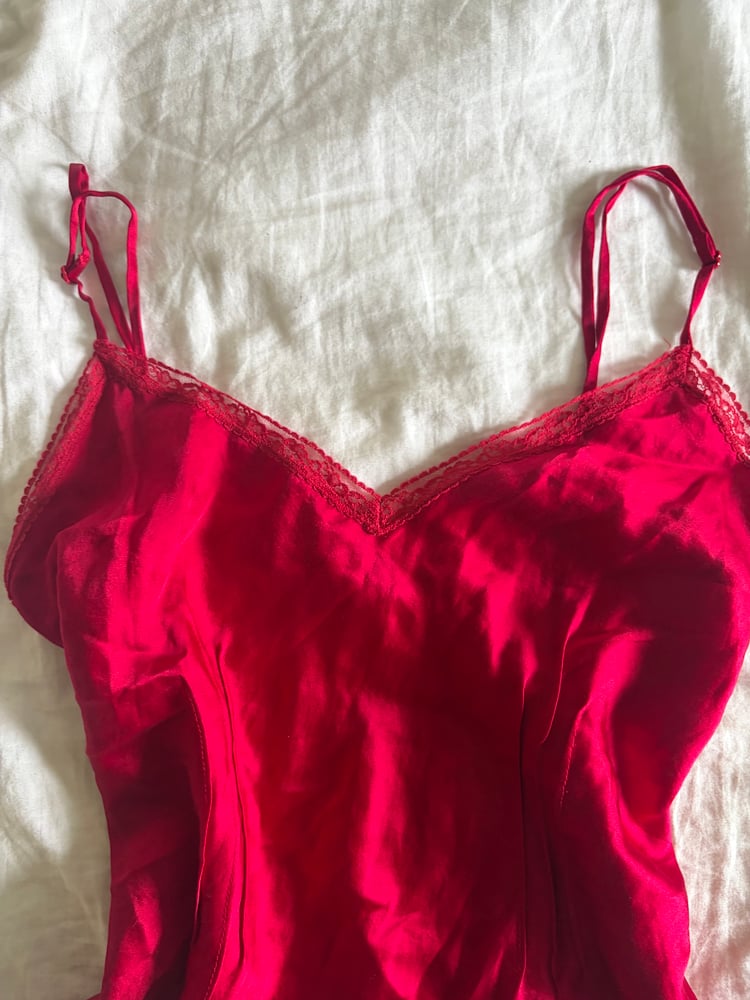 Vintage Y2K red silk cami with lace on bust