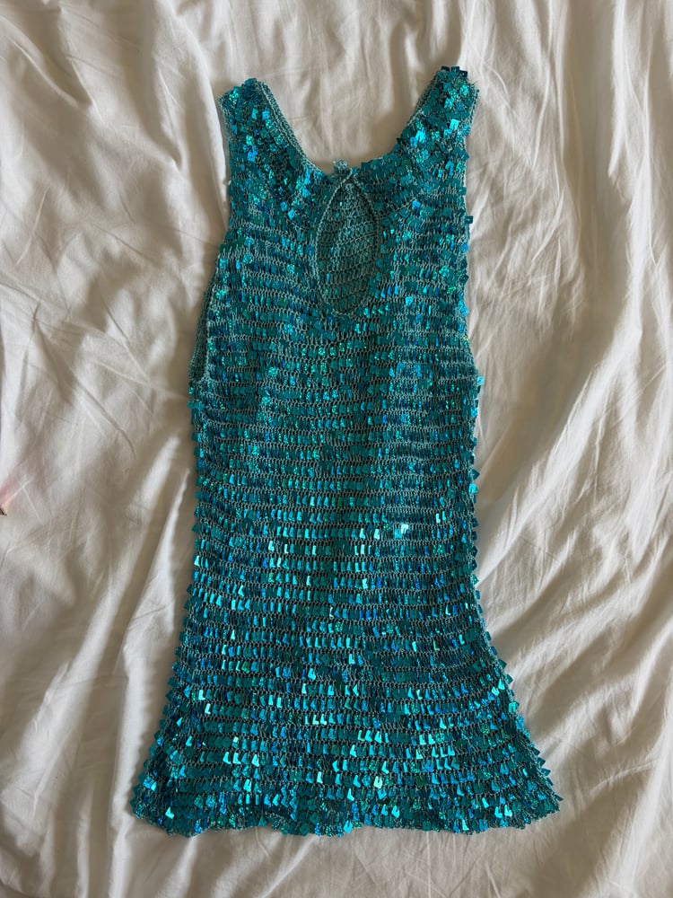 Vintage Y2K boatneck blue crochet sequin cami