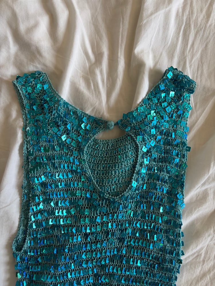 Vintage Y2K boatneck blue crochet sequin cami