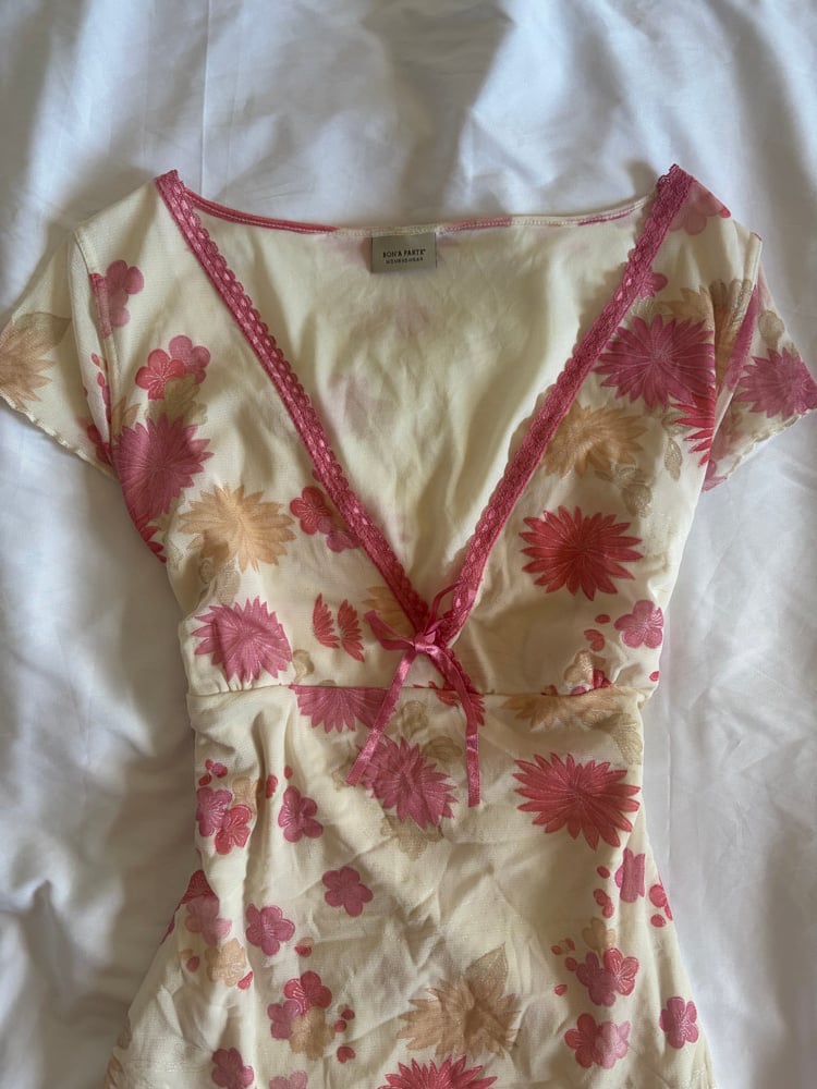 Vintage 1990s romantic floral midi dress with ribbon detail and sparkles