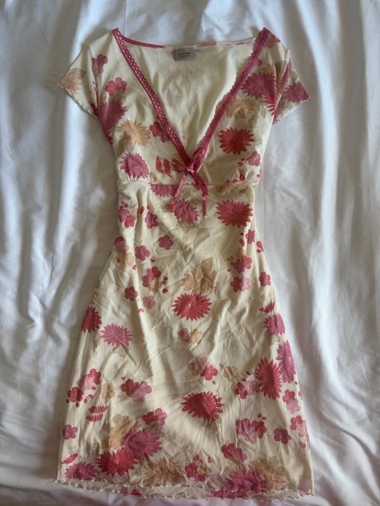Vintage 1990s romantic floral midi dress with ribbon detail and sparkles