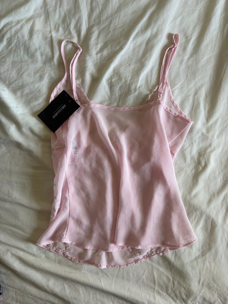 Vintage Y2K baby pink cami with white embroidery floral detail