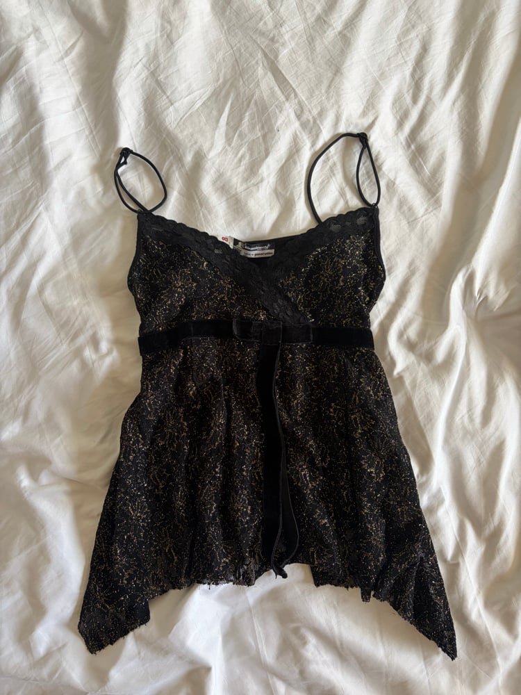 Vintage Y2K black and gold asymmetrical hem sparkly cami
