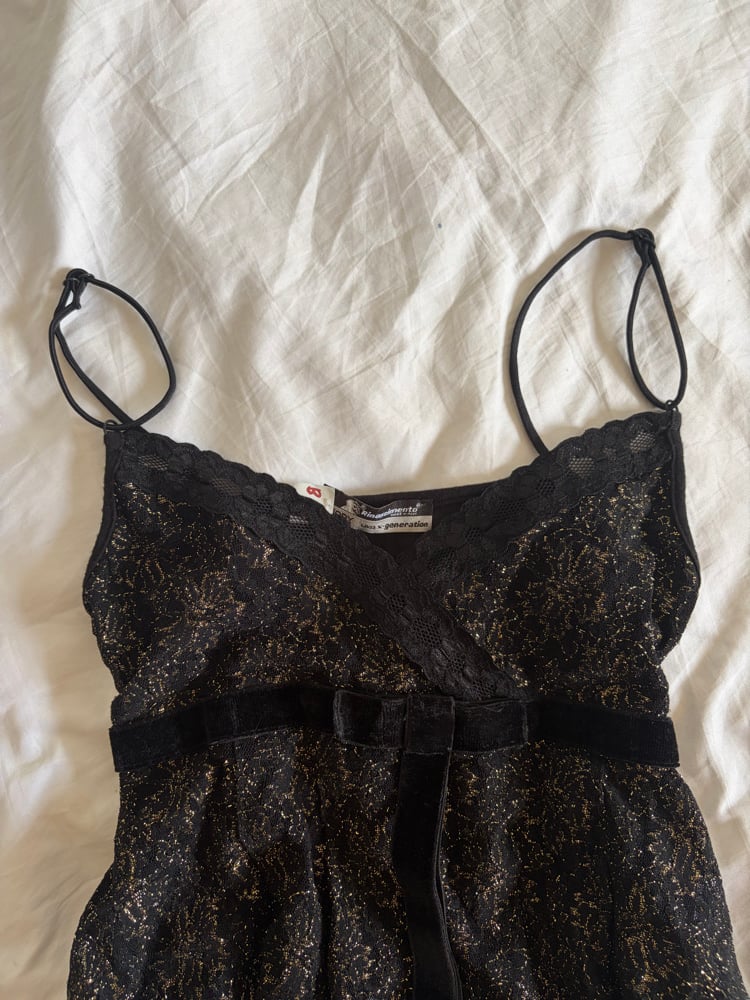 Vintage Y2K black and gold asymmetrical hem sparkly cami