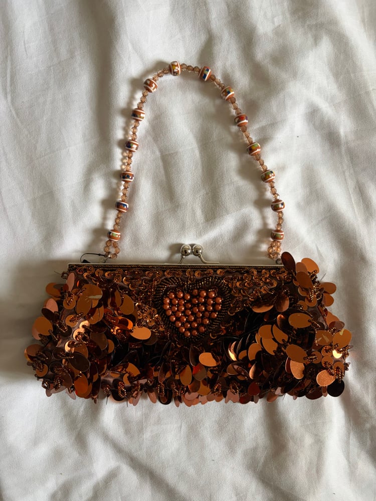 Vintage Y2K brown beaded and sequin heart faux pearl bag with beaded handle