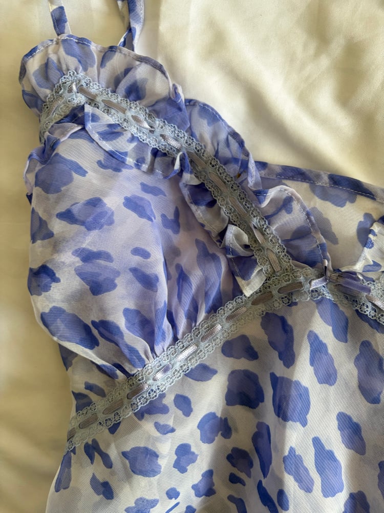 Vintage Y2K lilac leopard print semi sheer cropped cami with ribbon details