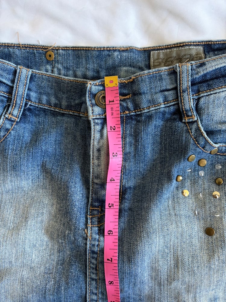 Vintage Y2K low waisted denim mini skirt with studs
