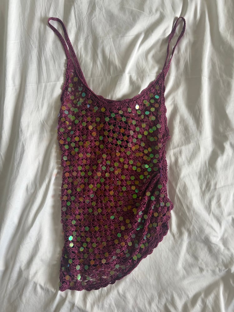 Vintage Y2K mauve iridescent ruched side sequin crochet cami top