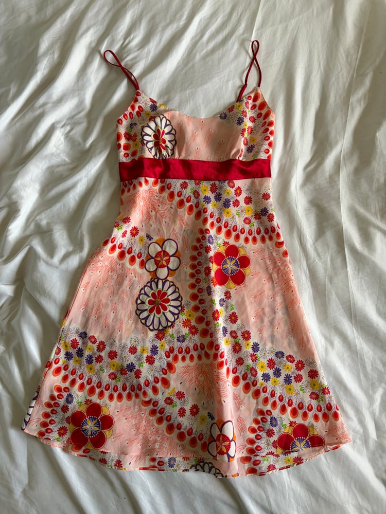Vintage Y2K red floral mini dress with retro style print ribbon detail in underbust