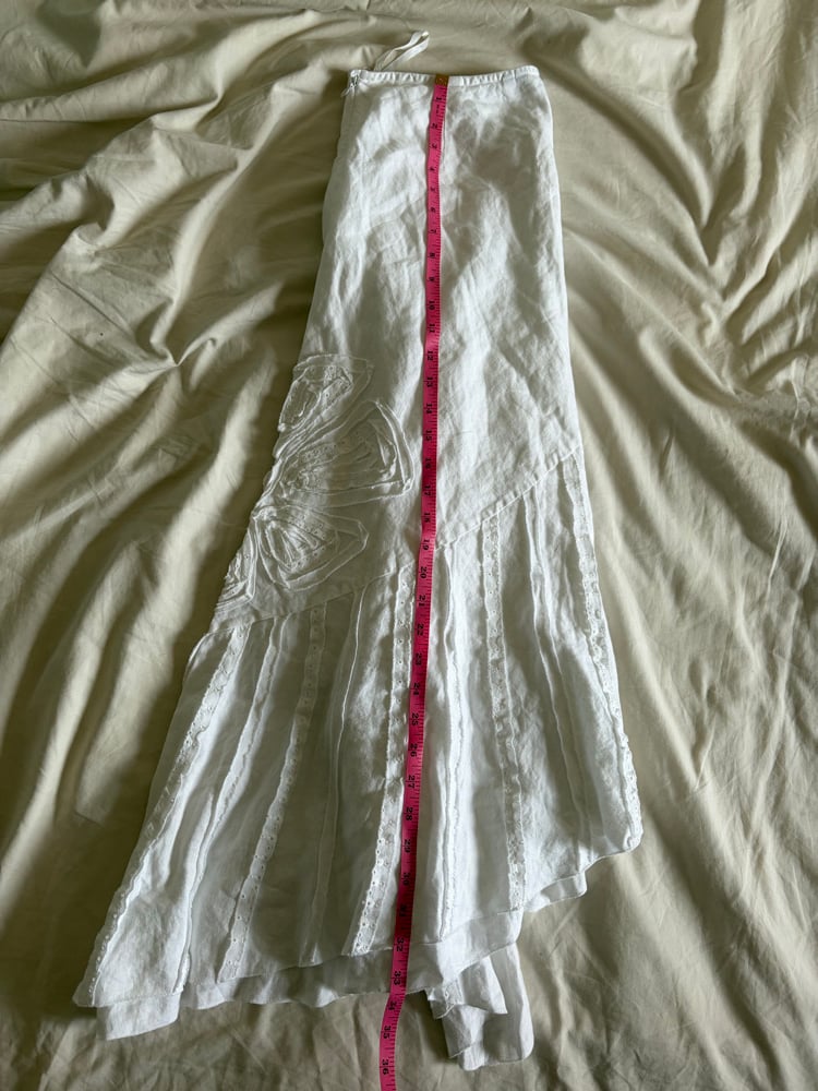 Vintage Y2K white asymmetrical hem fairy skirt with embroidery detail