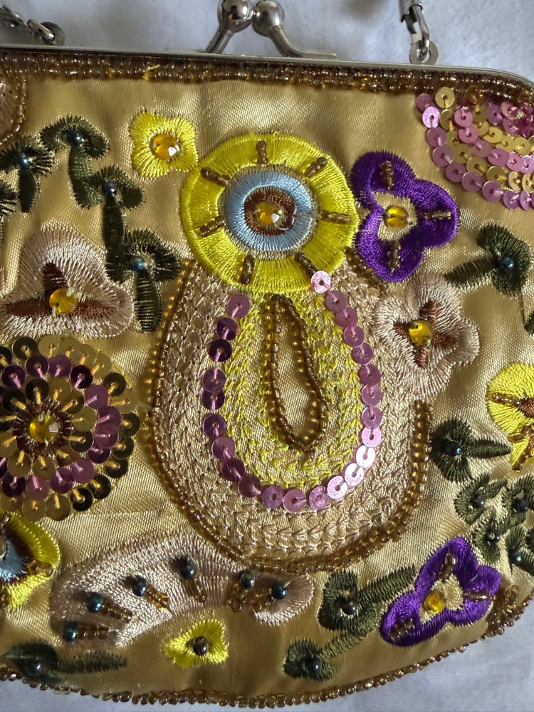 Vintage Y2K yellow beaded embroidered sequin coin purse